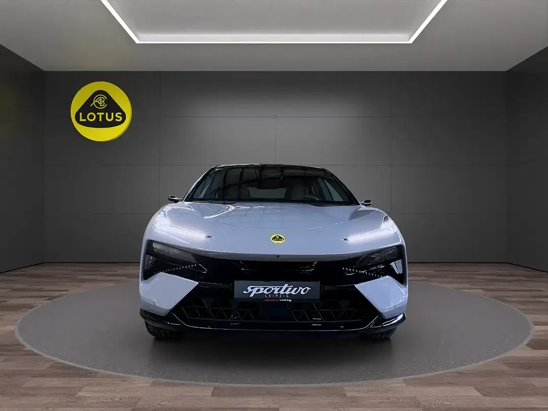 Lotus Eletre R - Thumbnail 3