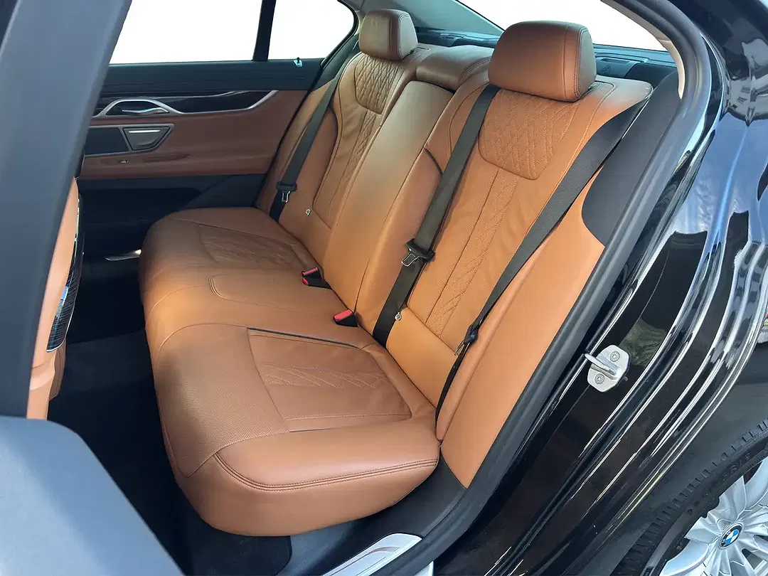 BMW 740 xDrive - Thumbnail 6
