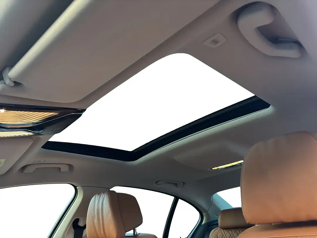 BMW 740 xDrive - Thumbnail 5