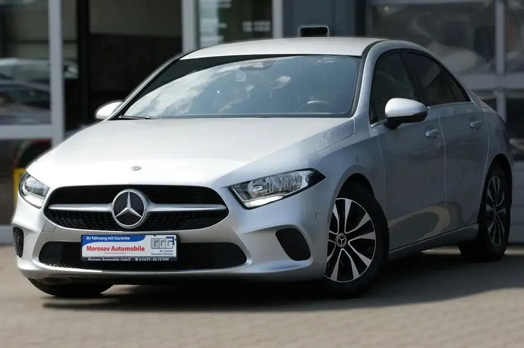 Mercedes-Benz A 180 7G-DCT Style - Thumbnail 1