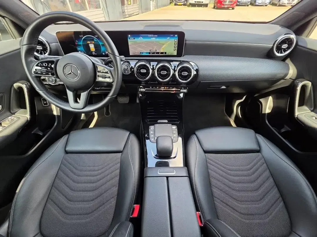 Mercedes-Benz A 180 7G-DCT Style - Thumbnail 11