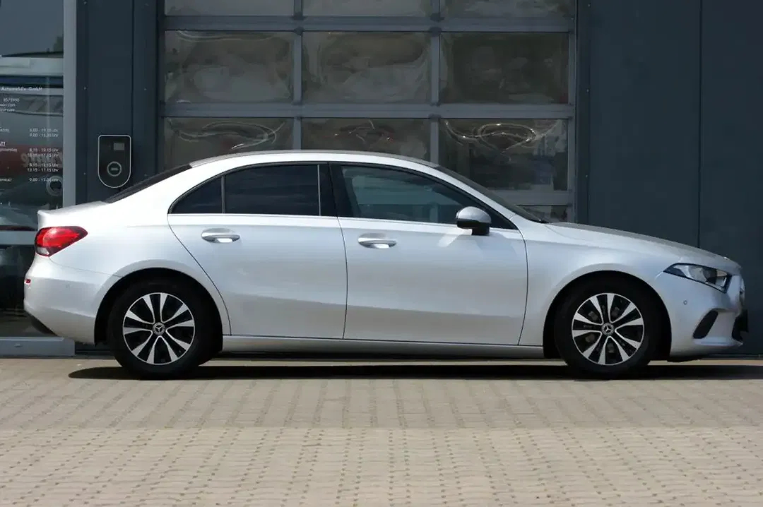 Mercedes-Benz A 180 7G-DCT Style - Thumbnail 6