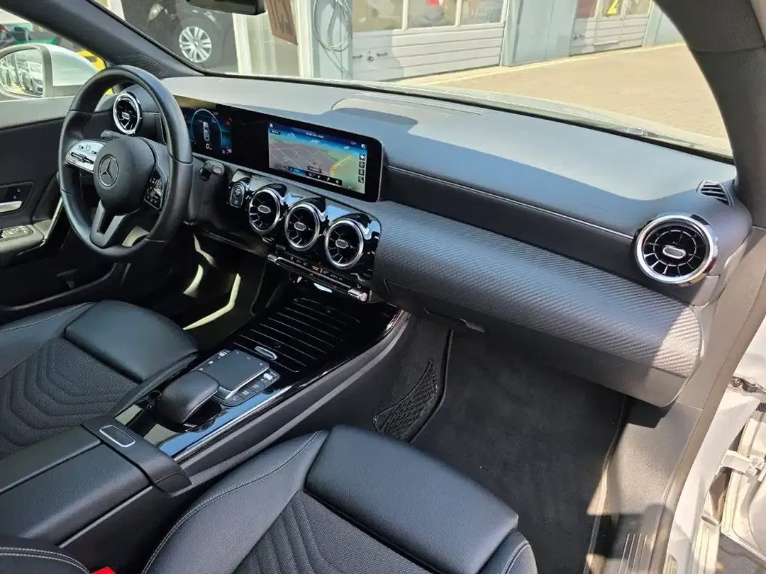 Mercedes-Benz A 180 7G-DCT Style - Thumbnail 9