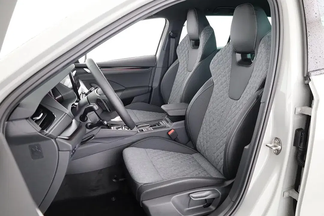 Skoda Octavia TDI DSG Combi Sportline - Thumbnail 11
