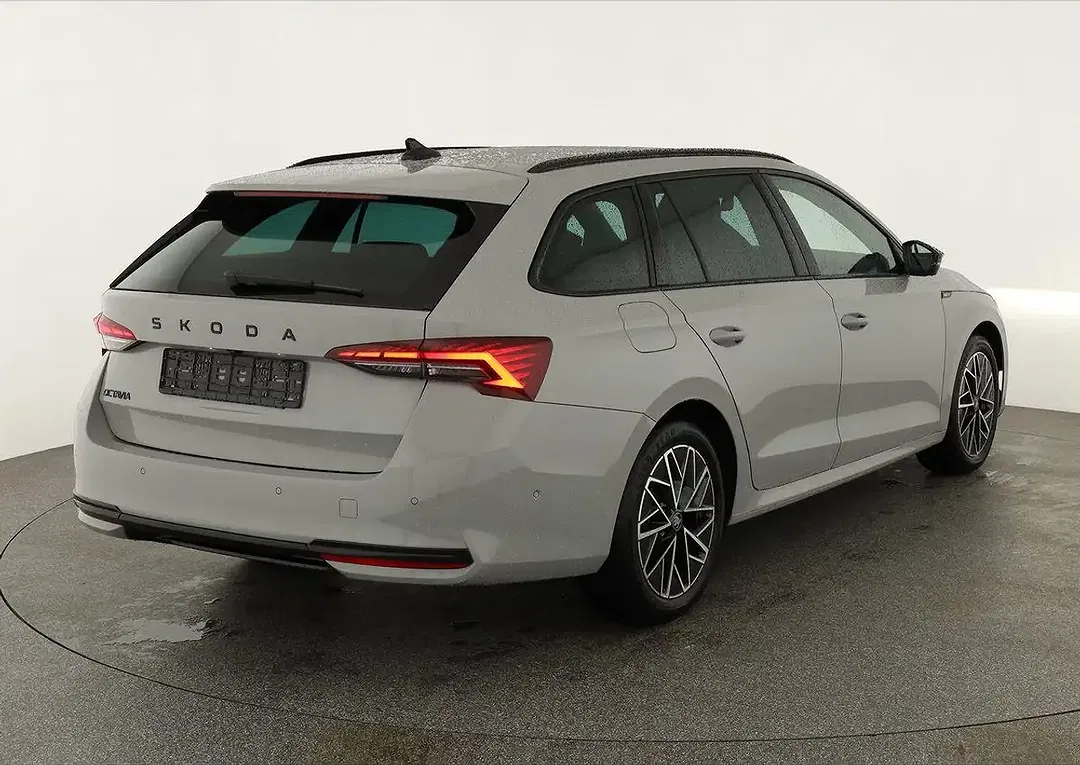 Skoda Octavia TDI DSG Combi Sportline - Thumbnail 3