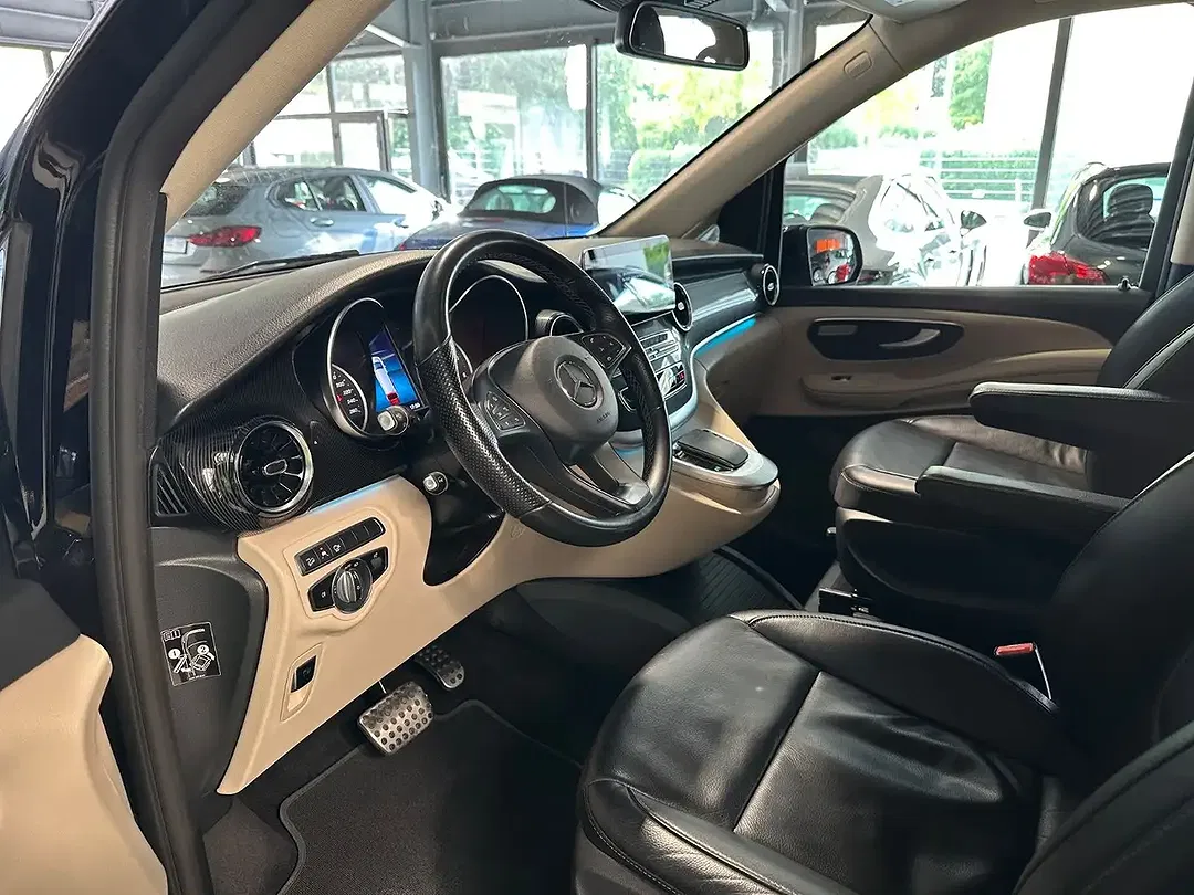 Mercedes-Benz V 300 4MATIC AMG Line - Thumbnail 12