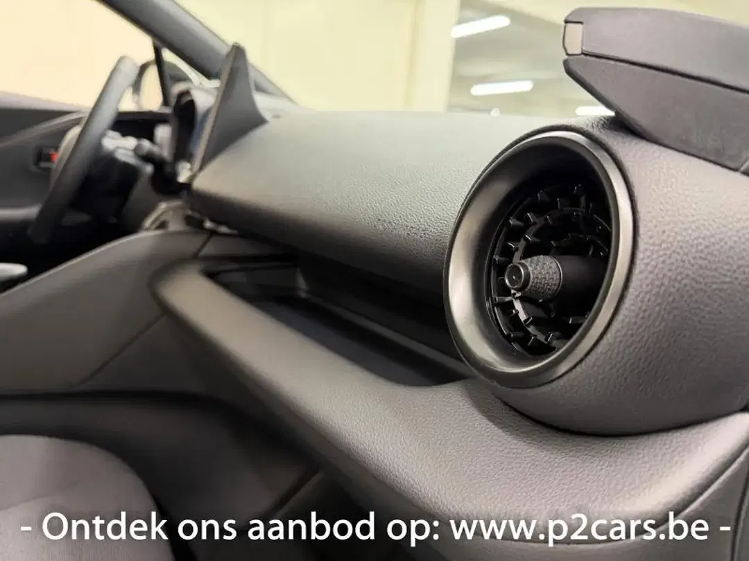 Toyota C-HR - Thumbnail 11