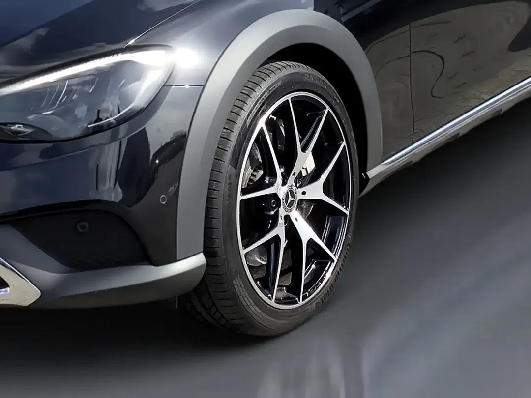 Mercedes-Benz E 450 4MATIC Burmester All-Terrain - Thumbnail 2