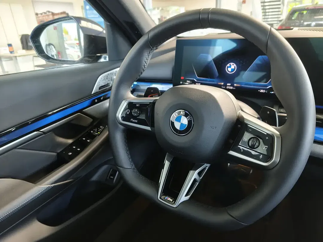 BMW 520 M Sport Pro Touring - Thumbnail 10