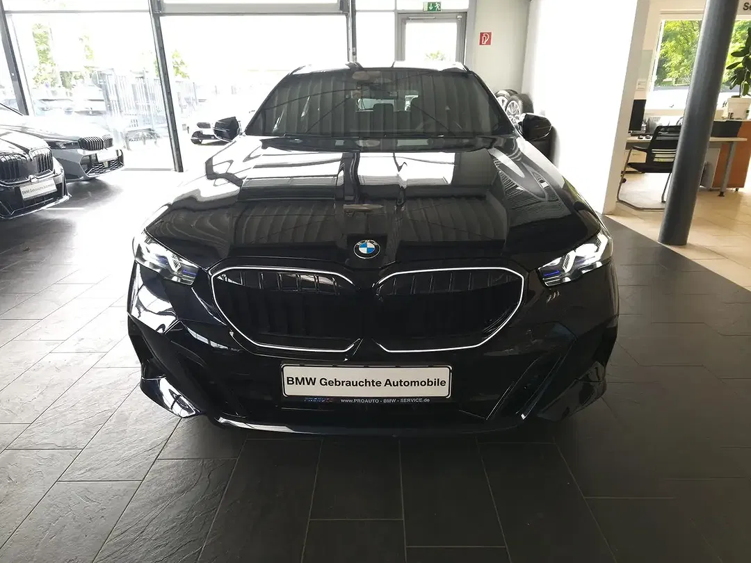 BMW 520 M Sport Pro Touring - Thumbnail 2