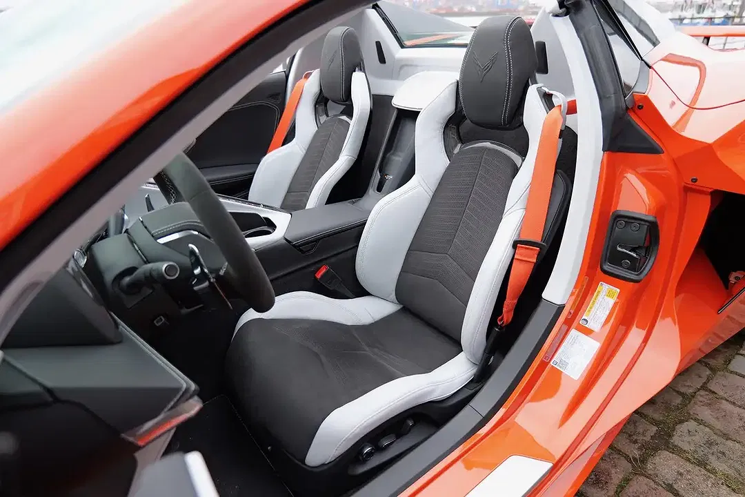 Corvette Stingray 3LT - Thumbnail 10