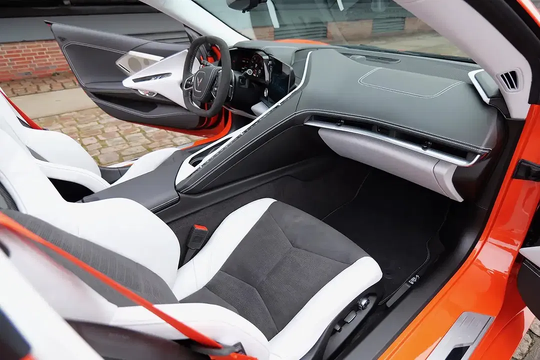 Corvette Stingray 3LT - Thumbnail 13