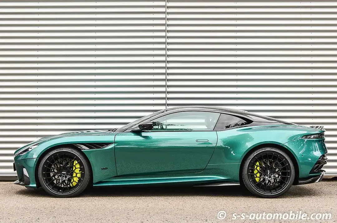Aston Martin DBS 770 Ultimate - Thumbnail 3