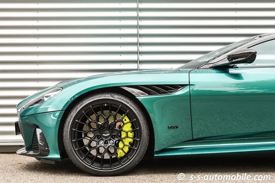 Aston Martin DBS 770 Ultimate - Thumbnail 4
