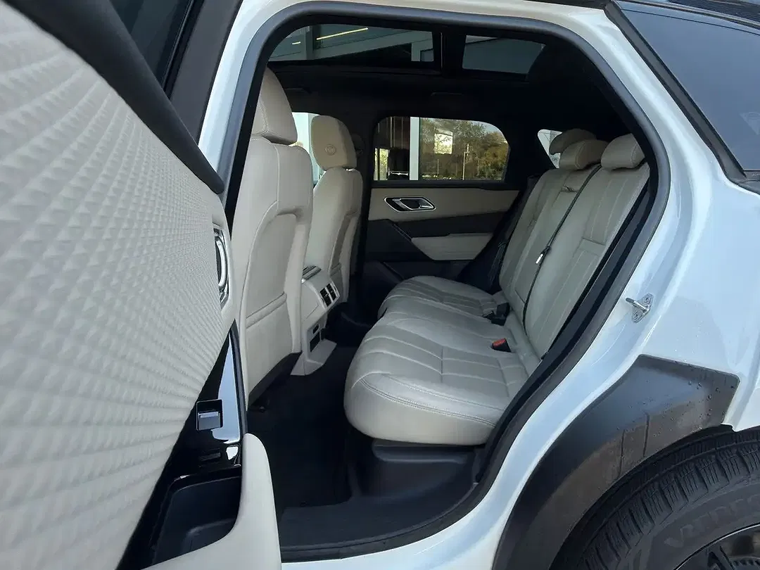 Land Rover Range Rover Velar R-Dynamic SE - Thumbnail 17