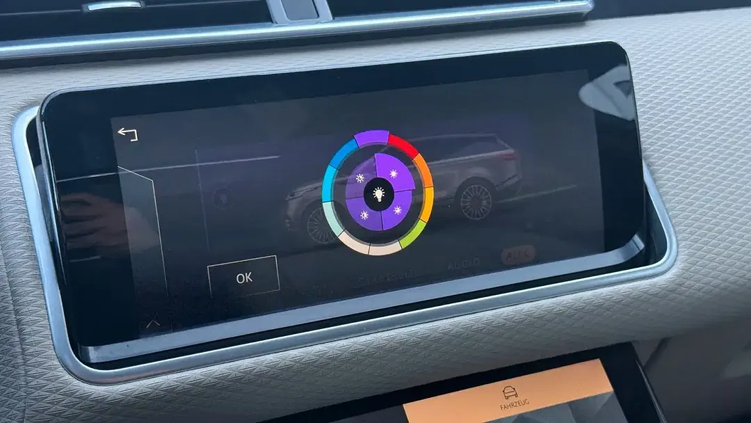 Land Rover Range Rover Velar R-Dynamic SE - Thumbnail 38