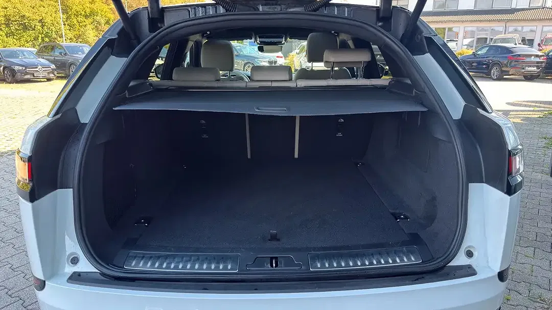 Land Rover Range Rover Velar R-Dynamic SE - Thumbnail 39