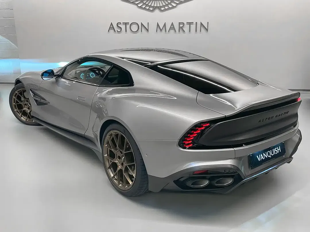 Aston Martin Vanquish Coupe - foto 15