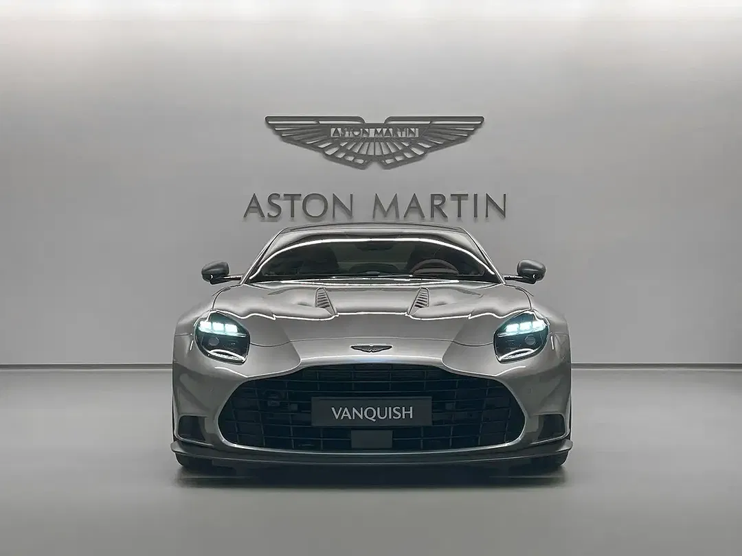 Aston Martin Vanquish Coupe - foto 2