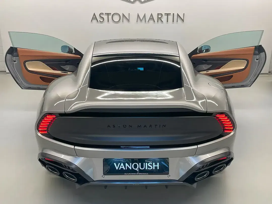 Aston Martin Vanquish Coupe - Thumbnail 4