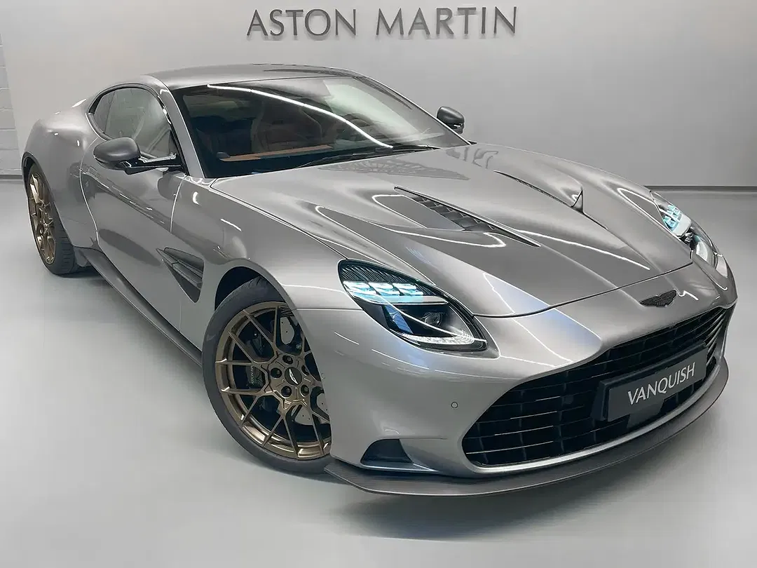 Aston Martin Vanquish Coupe - Thumbnail 5