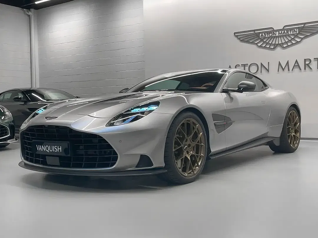 Aston Martin Vanquish Coupe - Thumbnail 7