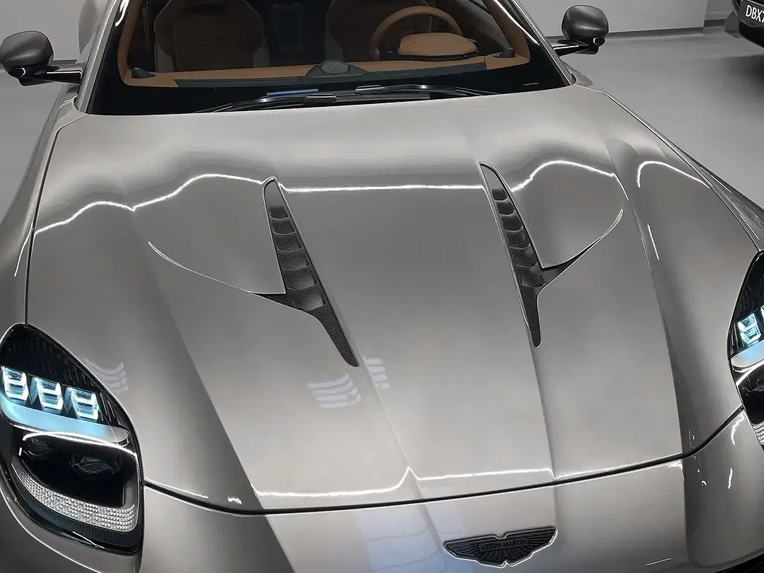 Aston Martin Vanquish Coupe - Thumbnail 8