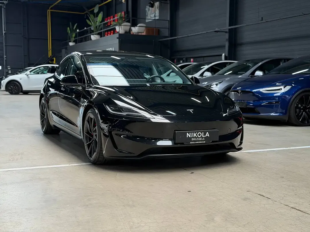 Tesla Model 3 Performance Highland Premium - Thumbnail 5