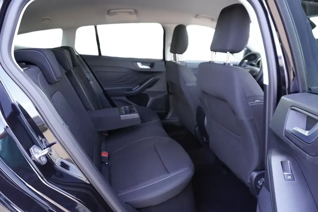 Ford Focus 1.0 Active X - Thumbnail 13