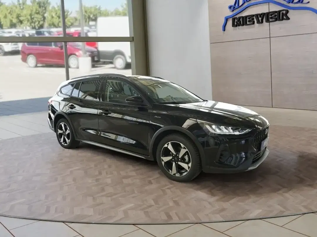 Ford Focus 1.0 Active X - Thumbnail 3