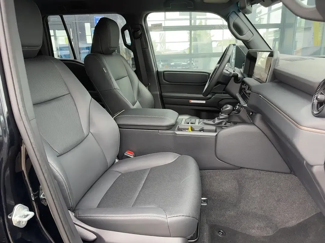 Toyota Land Cruiser 2.8 AUT 4x4 Executive - Thumbnail 6