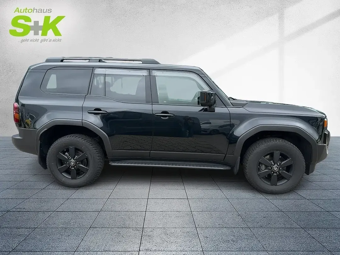 Toyota Land Cruiser 2.8 AUT 4x4 Executive - Thumbnail 3
