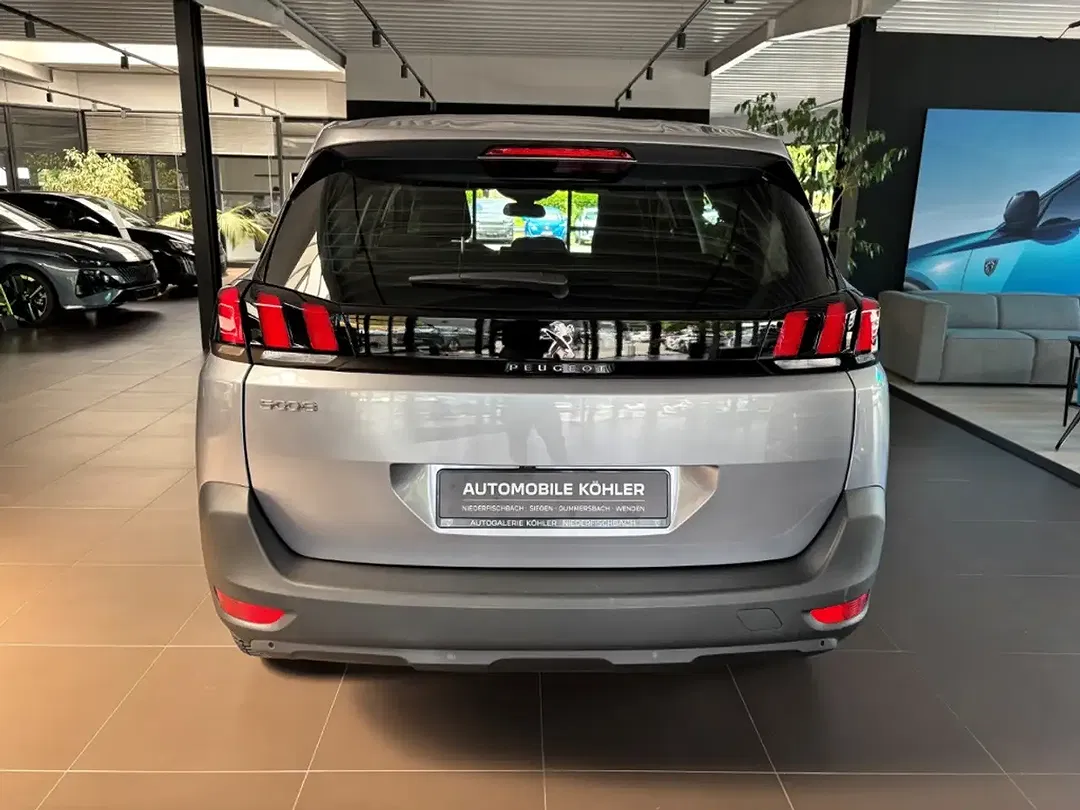 Peugeot 5008 PureTech Active Pack - Thumbnail 4