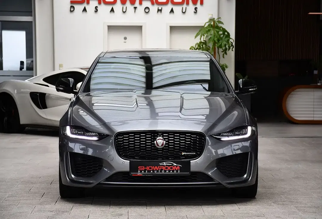 Jaguar XE R-Dynamic Black - Thumbnail 5