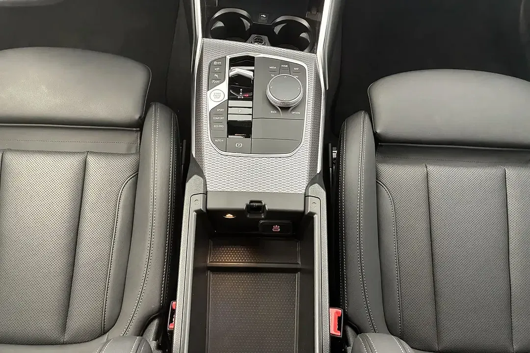 BMW 330 xDrive M - Thumbnail 15