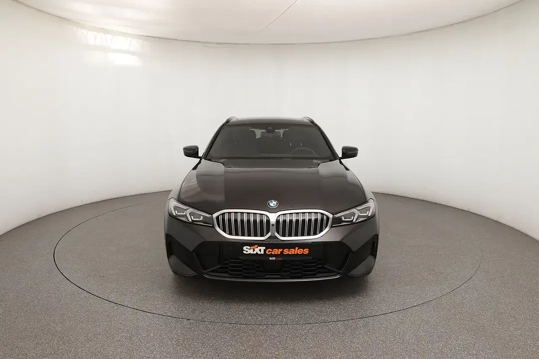 BMW 330 xDrive M - Thumbnail 3