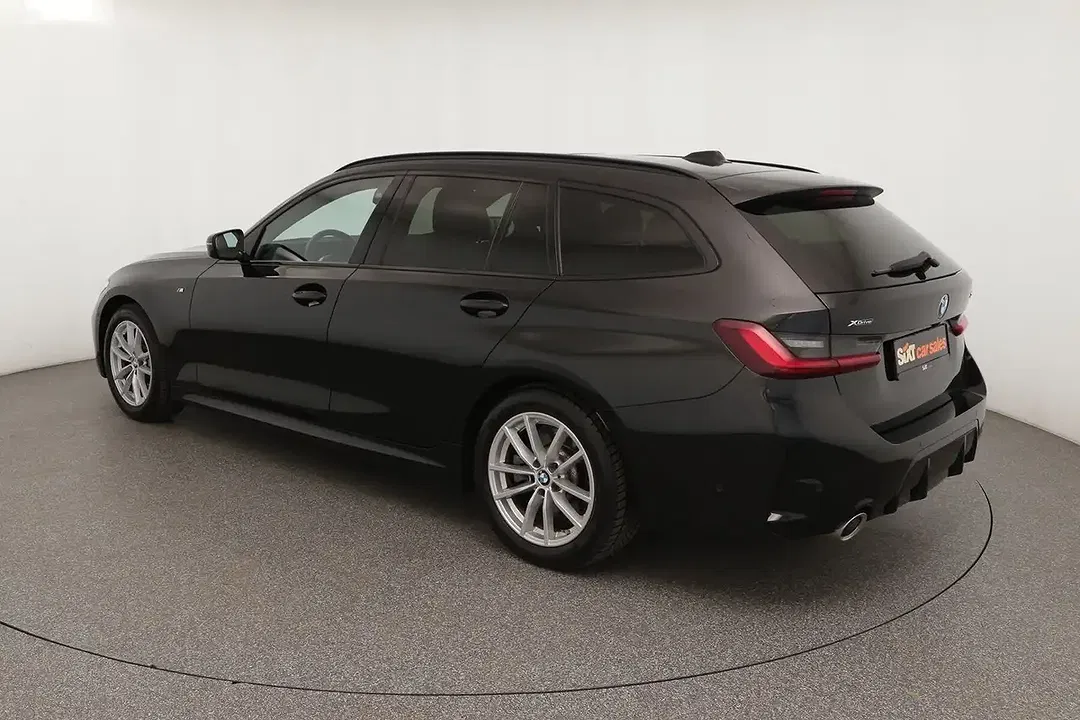 BMW 330 xDrive M - Thumbnail 5