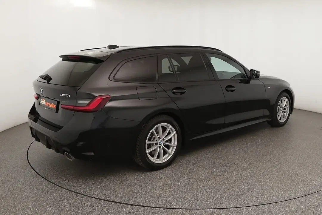 BMW 330 xDrive M - Thumbnail 6