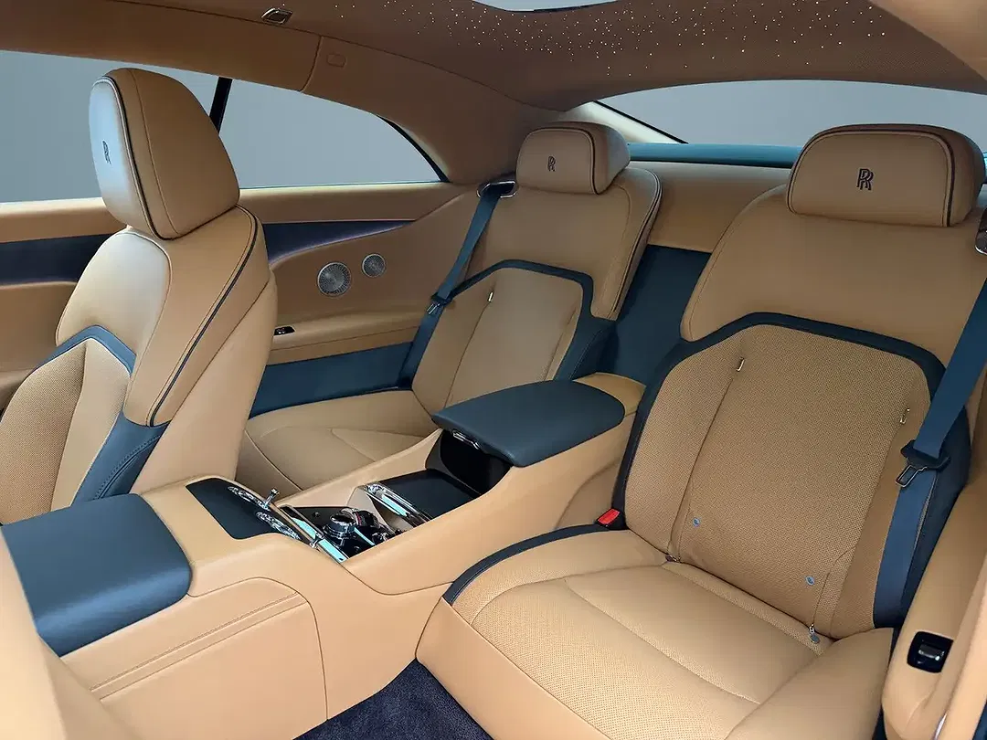 Rolls-Royce Spectre - Thumbnail 16