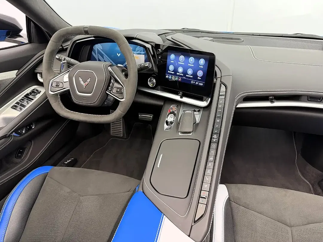 Corvette C8 6.2 V8 Z51 Performance Stingray Convertible 3LT - Thumbnail 9
