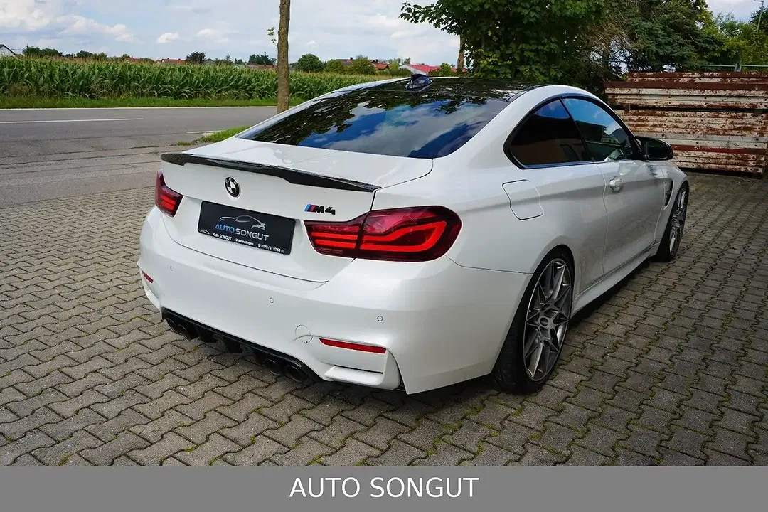 BMW M4 Competition Coupe - Thumbnail 4