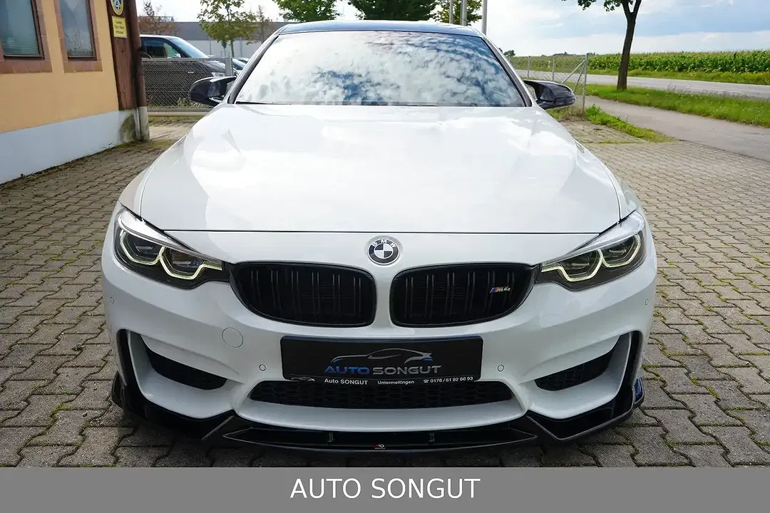BMW M4 Competition Coupe - Thumbnail 5