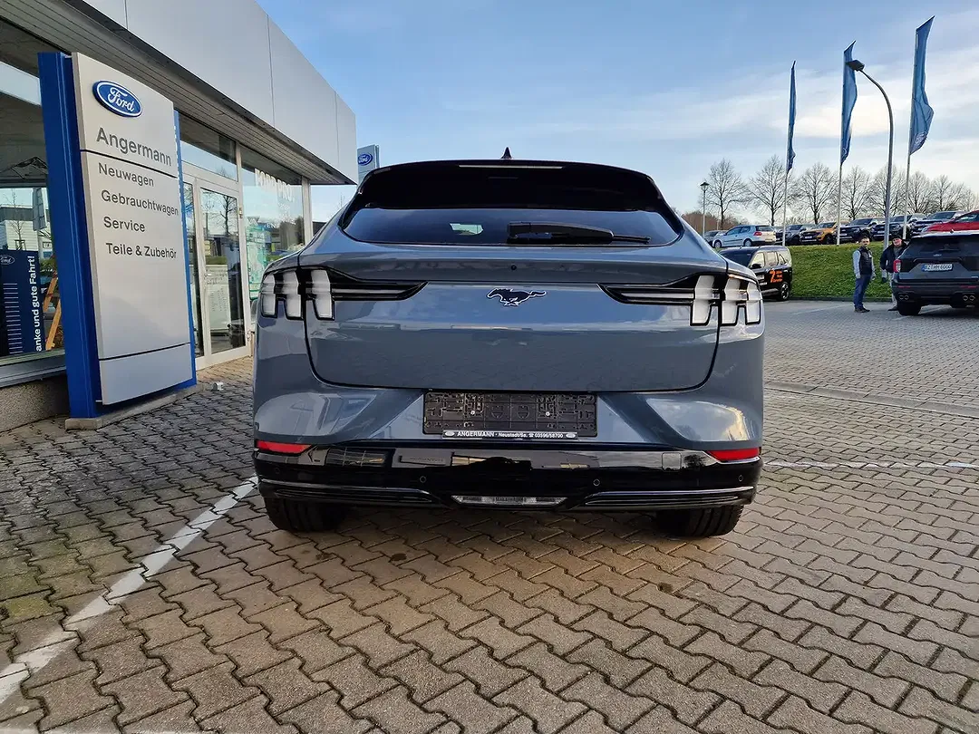 Ford Mustang Mach-E Premium - Thumbnail 13