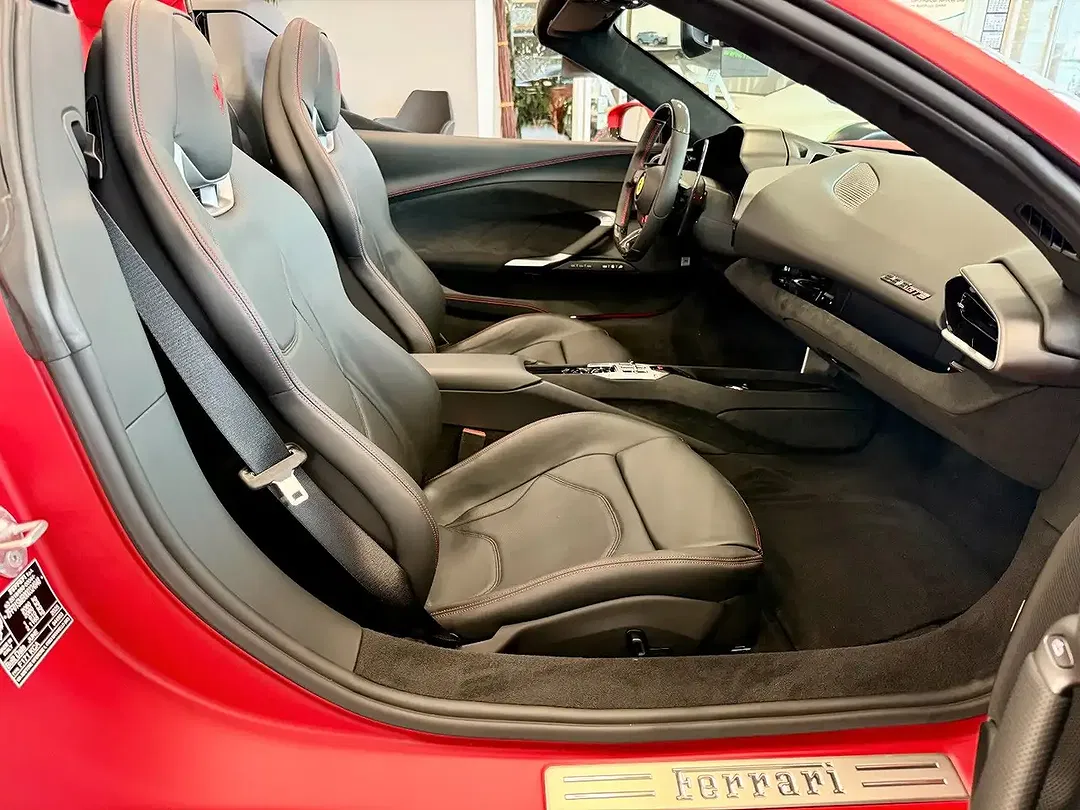 Ferrari 296 GTS - Thumbnail 11