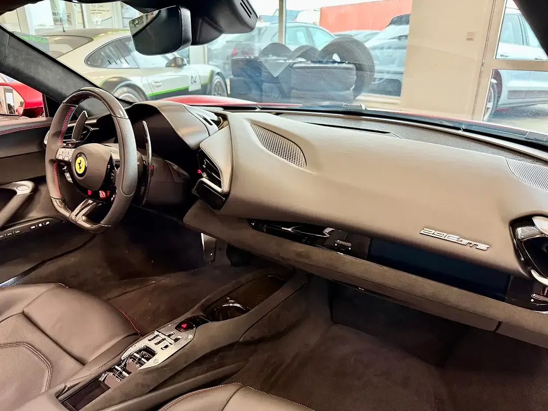 Ferrari 296 GTS - Thumbnail 12