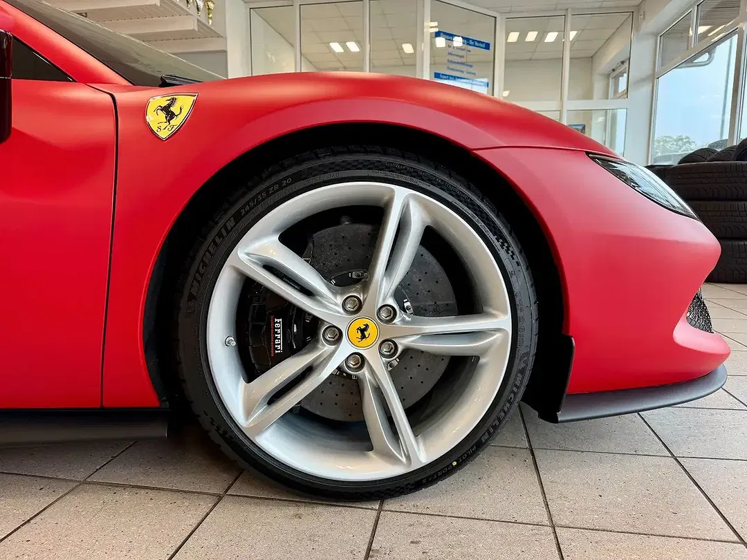 Ferrari 296 GTS - Thumbnail 8