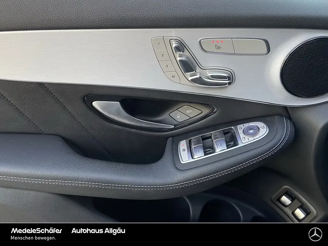 Mercedes-Benz GLC 300 4MATIC AMG Night - foto 15