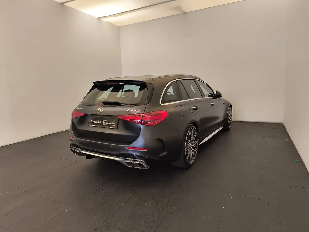 Mercedes-Benz C 63 AMG - Thumbnail 4