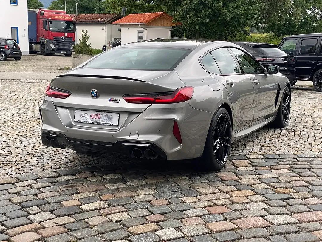BMW M8 - Thumbnail 3