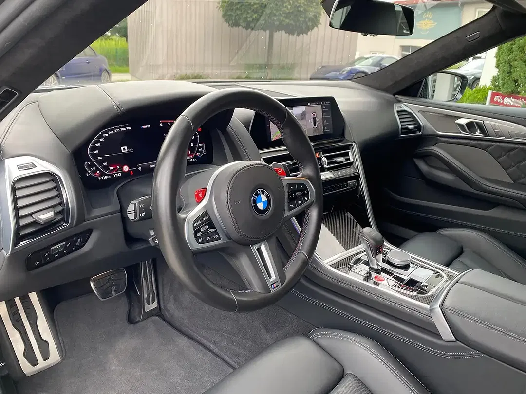 BMW M8 - Thumbnail 5